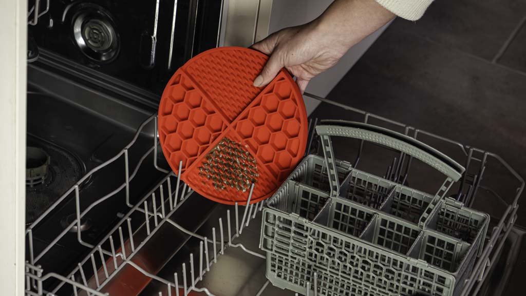 Eat Slow Live Longer Lick Mat Dimensions Circle - all for animals