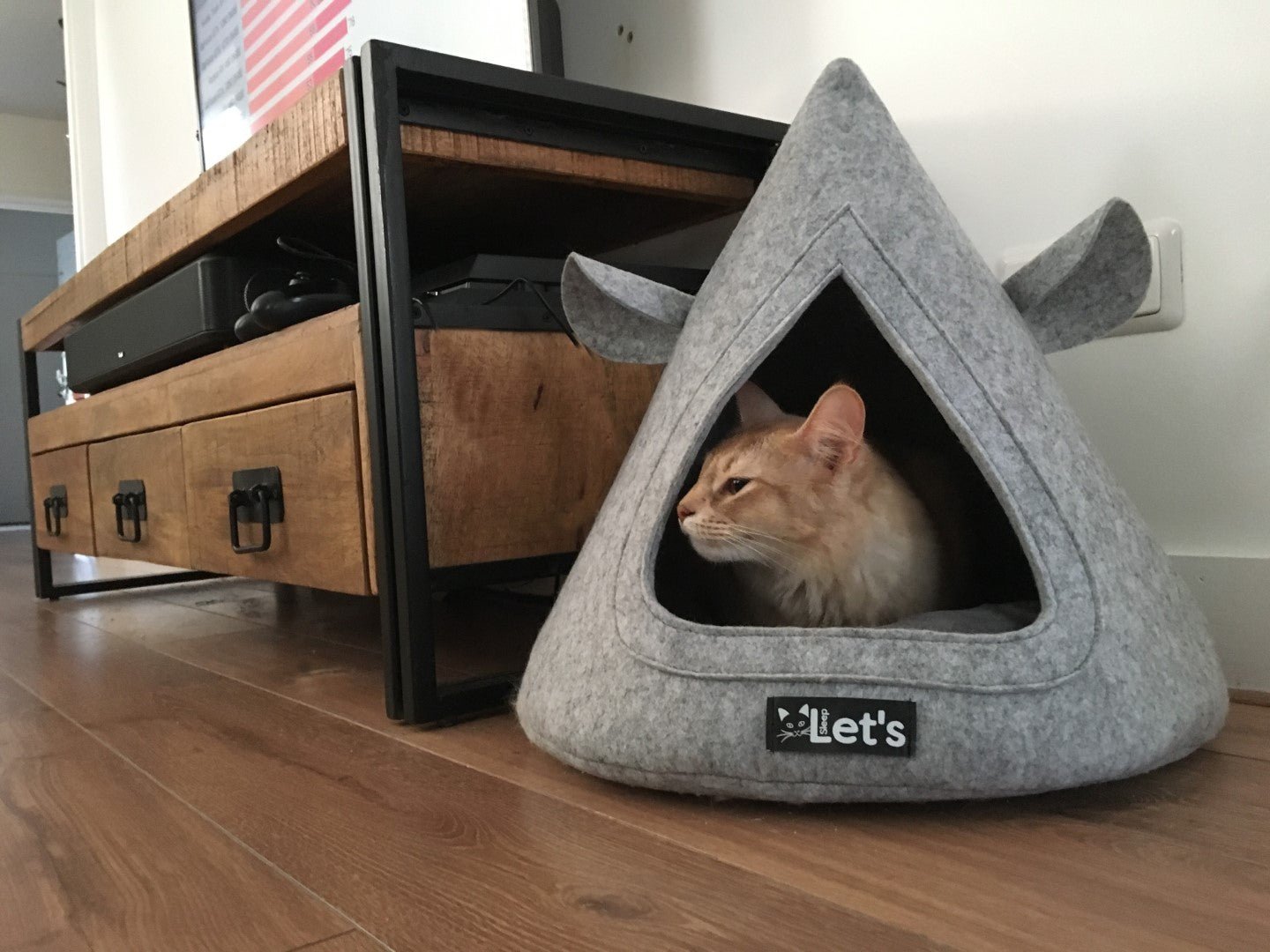 Let's sleep Pet Cave TeePee - all for animals
